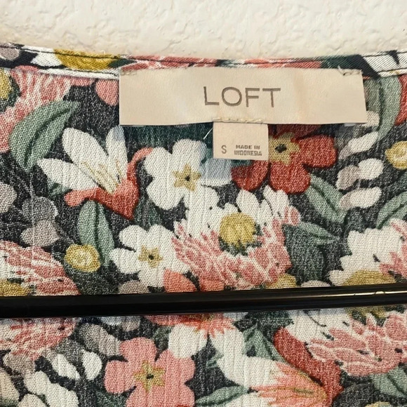Loft small long sleeve button up tie waist floral blouse - Picture 2 of 5